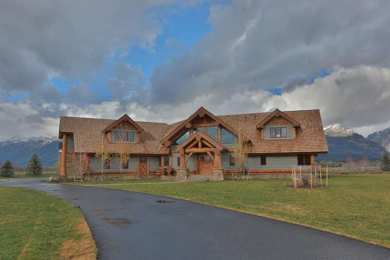 A FusionStyle Hybrid Log Home in Wyoming