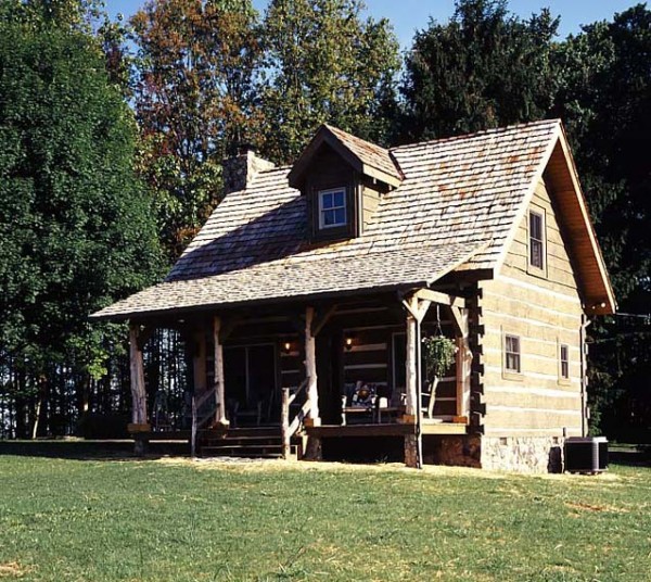 The finished product: Kent and Midge's log cabin guesthouse in Tennessee.